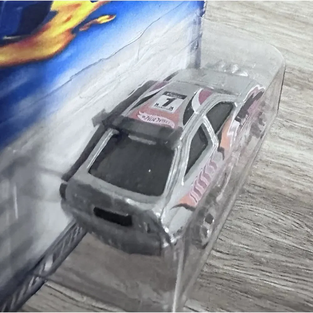 2001 Hot Wheels Collector No. 192 Ford Escort Rally with Chrome 5 Dot Wheels H86